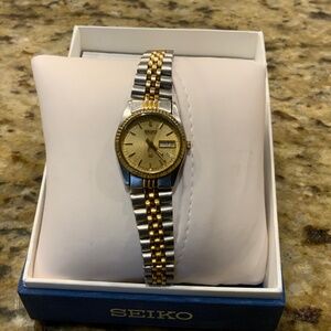 VINTAGE SEIKO two tone water resistant watch
